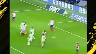 tembakan lemar berhasil di tepis