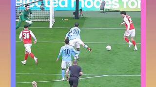 Momen Krusial: Raya vs Bernardo Silva