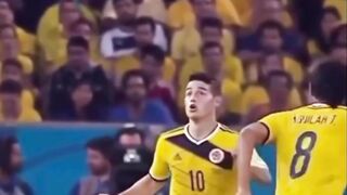 Tendangan voli spektakuler James Rodríguez saat melawan Uruguay di babak 16 besar Piala Dunia 2014