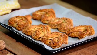 Плюшки с ореховой начинкой