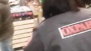 Блогерша из Набережных Челнов  достала кассиршу "Перекрестка" спорами о маске