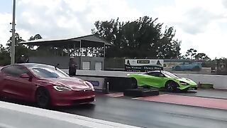 Tesla Model S Plaid vs McLaren 765 cam 9