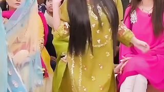 Mera Dil ye pukare aa ja song dance