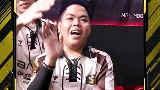 RRQ TUTUP LEG PERTAMA DENGAN 0 KEMENANGAN