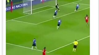 Menurut kalian, sundulan Ronaldo adalah yang terbaik sepanjang masa nggak? ????????
