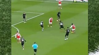 gol pertama arsenal di laga tadi malam arsenal vs bournemont skor 3-2 2