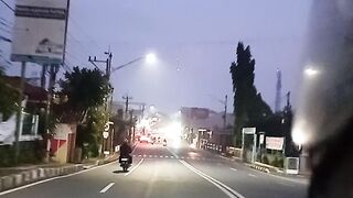 Jalan menjelang magrib