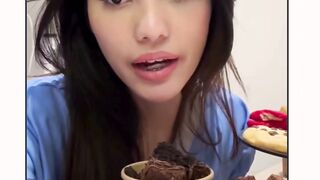 akrab bener gw liat liat ????