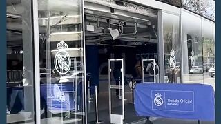 Satu nama yang gak bisa dicetak di jersey Real Madrid