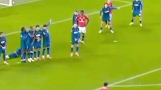 Gol ini buktiin kalau sepak bola itu kombinasi skill + kecerdasan membaca situasi