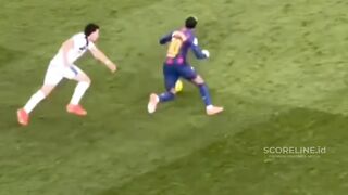 Lamine Yamal membuat para lawannya sampai saling tekel satu sama lain.???? 3