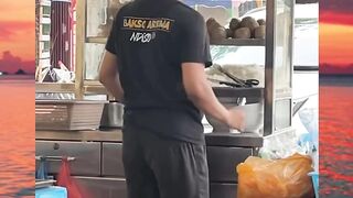 mahalini lagi jualan popes keknya