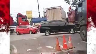 Anti macet ❌ Kena tabrak ✔️