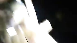 Mencari ikan di tengah malam