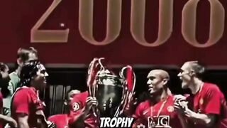 JANGAN MAU DIBOHONGI! Trofi UCL yang Diangkat Pemain Ternyata... PALSU?