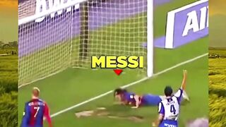 Kelihatannya sundulan… eh ternyata ‘sentuhan ilahi’ ????⚽️