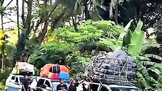 Itulah resiko para driver travel... Resiko pekerjaan jalan... Resiko besar gaji kecil ????????????