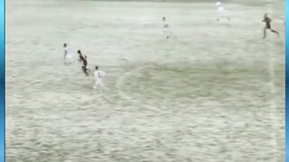 Ketika sejumlah tumpukan salju menggagalkan gol kemenangan