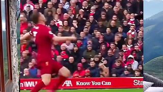 Seni dalam bertahan di sepak bola ????⚽️