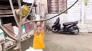 Gagal Fokus sama celananya ???? Sangat mendukung untuk dipatok #ngakak #masakecil