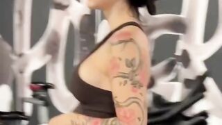 Showing leging for gym