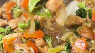 Resep Brokoli Cah Ayam Ala Chinese Food, Gurih & Sehat Buat Bekal Suami! ????????