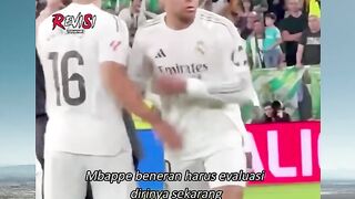 Cuma Ronaldinho yang bisa begini! ????