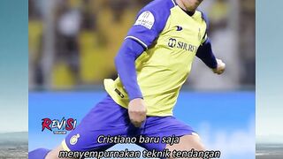 Kalian sadar nggak? Di usia 41 tahun, Bang Dodo malah nemuin teknik free kick baru! ????