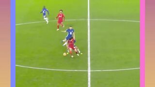 Momen Epik Mohamed Salah Acak-acak Pertahanan Chelsea