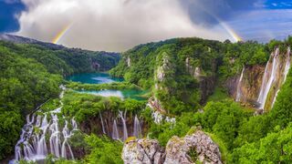 A Beautiful World - Breathtaking Landscapes [Short Film]