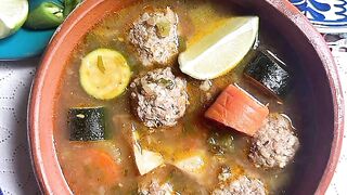 Caldo de Albondigas