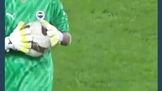 Gol ini unik banget sih