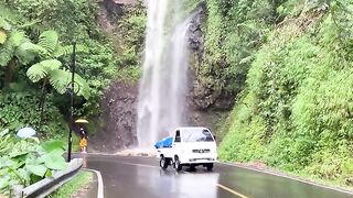 Air terjun sangat menajubkan..