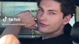Keanu wolfahrt