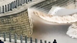 Spectating a big spring tide