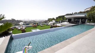 Touring DAN BILZERIAN's Former LA Mega Mansion