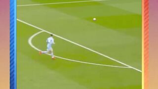 umpan panjang Ederson