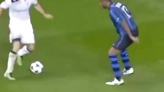 Gareth Bale, mimpi buruk seorang Maicon.