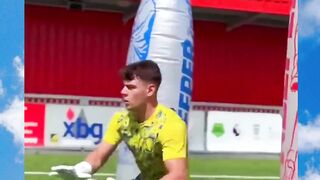 TOTALITAS???? - Adobet88
