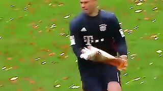 100 Rare Neuer Moments