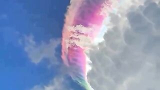 Langit Bogor Mendadak Pelangi?! Fenomena Langka Ini Bikin Merinding ????