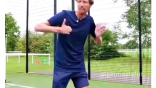 Peter Crouch, Striker Robotic Yang Tajam & Mematikan. 2