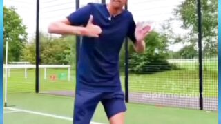 Peter Crouch, Striker Robotic Yang Tajam & Mematikan. 3