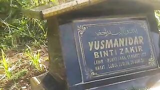 Mom, if I miss you, I can only come here, but all I find is your gravestone????????????????????