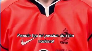 Kisah Dennis Bergkamp Pensiun dari Timnas Belanda Karena Piala Dunia Jepang