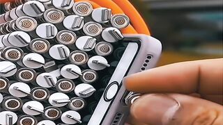 Unstoppable Grip: This Magnetic Cable Holds 3 Phones at Once!