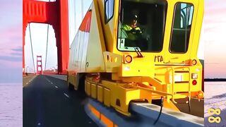 Pemasangan Pembatas Jalan Menggunakan Road Zipper Machine! versi bola88