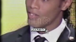 Ronaldinho menang, tapi menangis