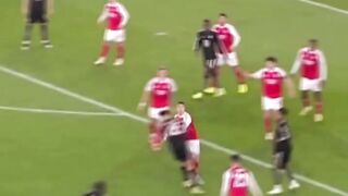momen Gabriel Martinelli di UEFA Champions League.