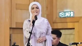 Siti Nurhaliza - Mencintaimu | Live Performance
